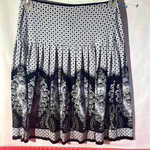 Lisa Lee Skirt stretchy/ pleated Size L